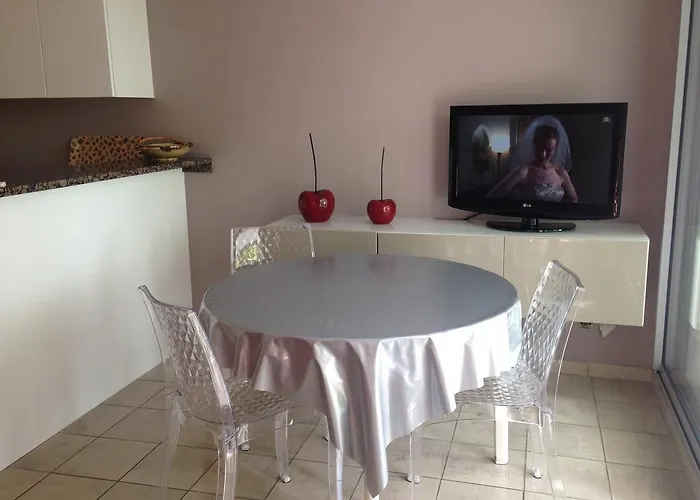 Lejlighed Joli T2 Proche De La *